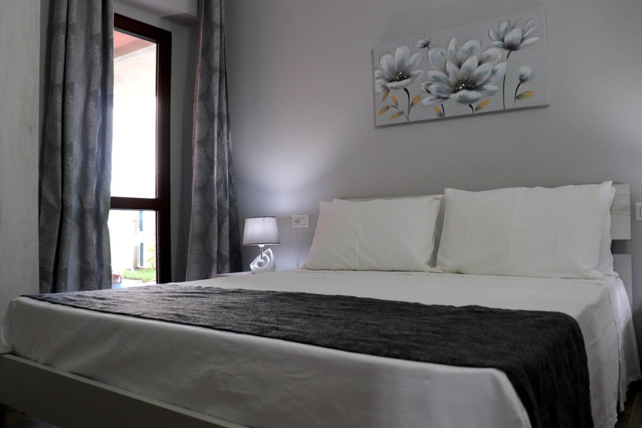 13 Garden Rooms Olbia Dış mekan fotoğraf